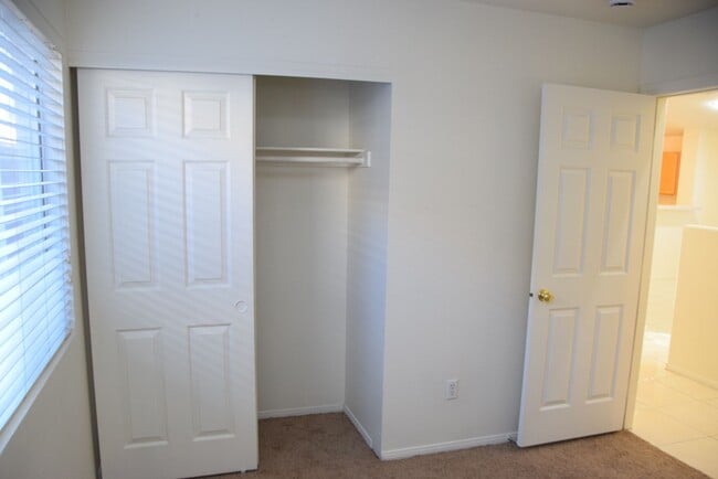 Building Photo - 3242 Velvet Rose St