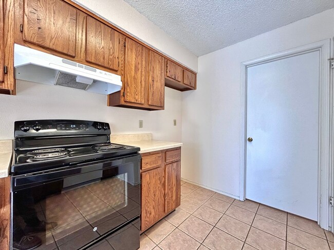 Building Photo - 1760 Horseshoe Cir