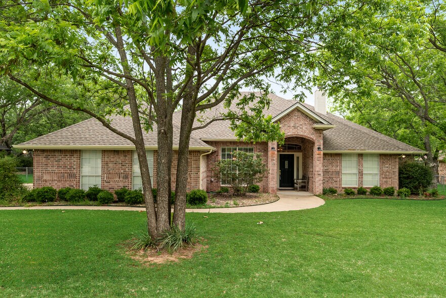 Building Photo - 8911 Hickory Hill Dr