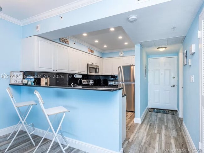 Building Photo - 2501 S Ocean Dr