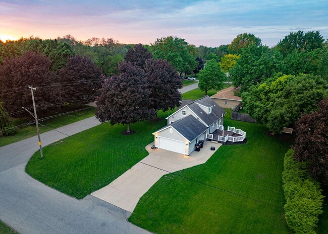 Building Photo - Spacious 4-Bedroom Home with Modern Amenit...