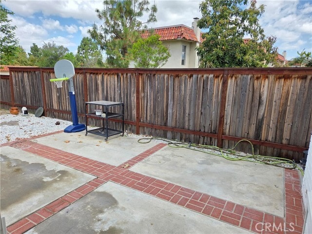 Building Photo - 20 Senisa