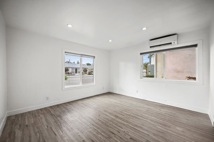 Building Photo - 1101 N Flower St