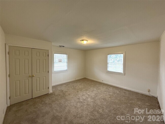 Building Photo - 1903 Flint Ln