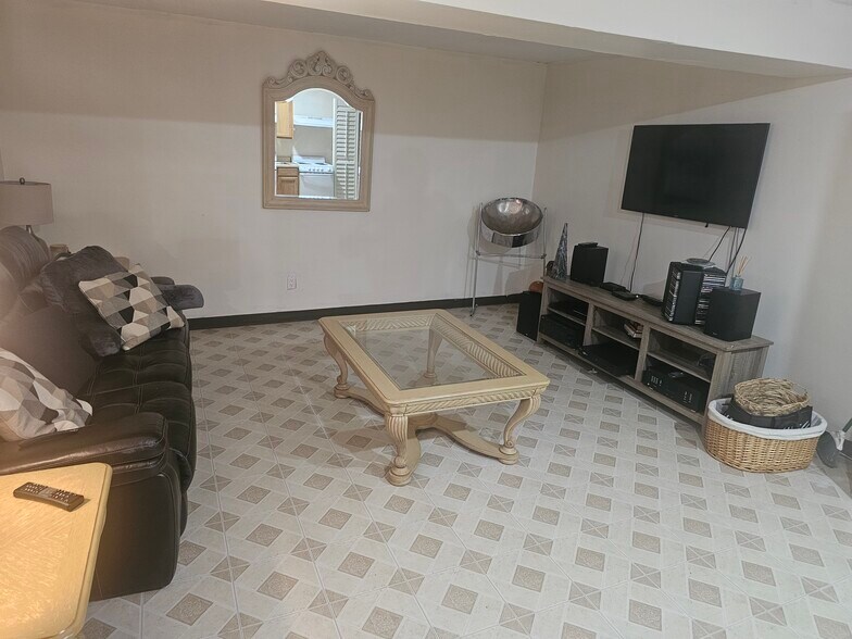 Building Photo - 5002 Sinope Way