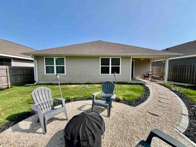 Building Photo - 5789 Guinevere Ln