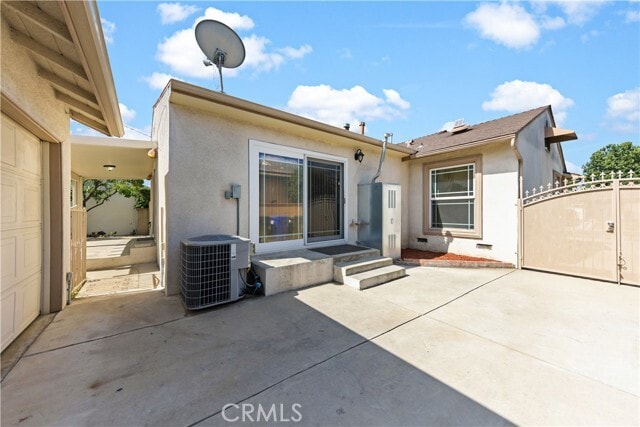 Building Photo - 5326 Farna Ave
