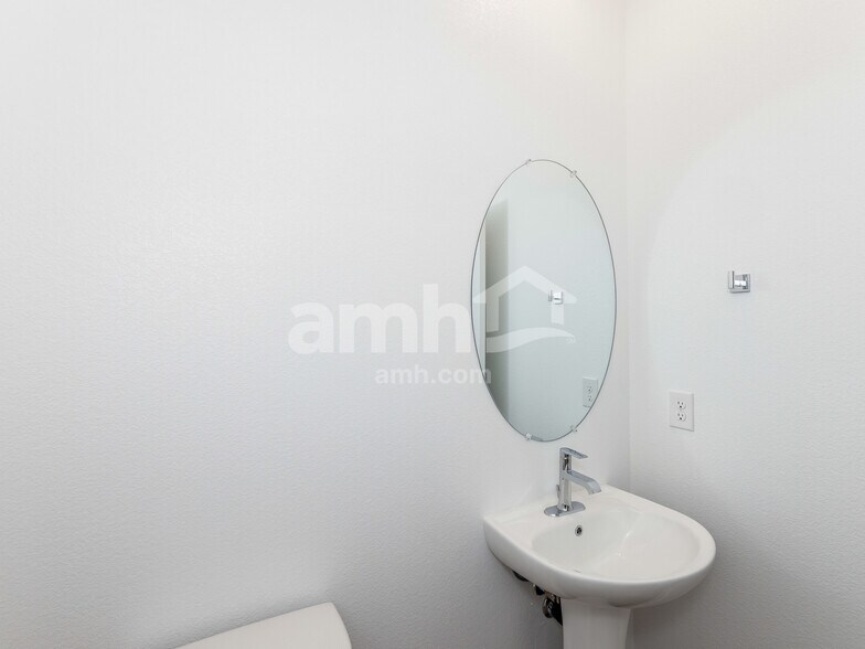 Building Photo - 9506 Aldersyde Dr