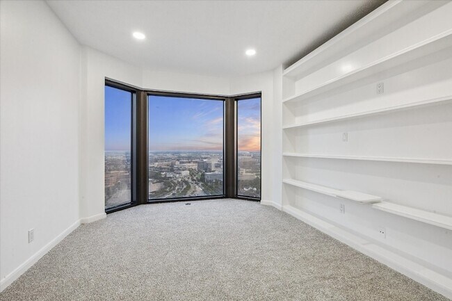 Building Photo - 2001 Holcombe Blvd