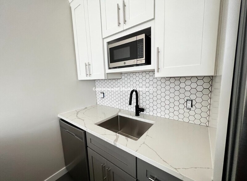Building Photo - 1661-1663 Washington St. Unit 306