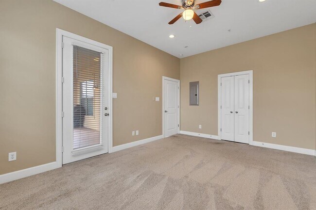 Building Photo - 17040 W Farm To Market 1097