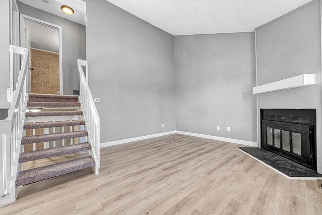 Building Photo - 16934 E Whitaker Dr