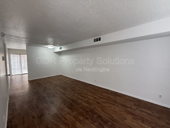 Building Photo - 1928 Buena Vista Dr SE