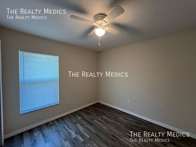 Building Photo - 106 Walnut Dr