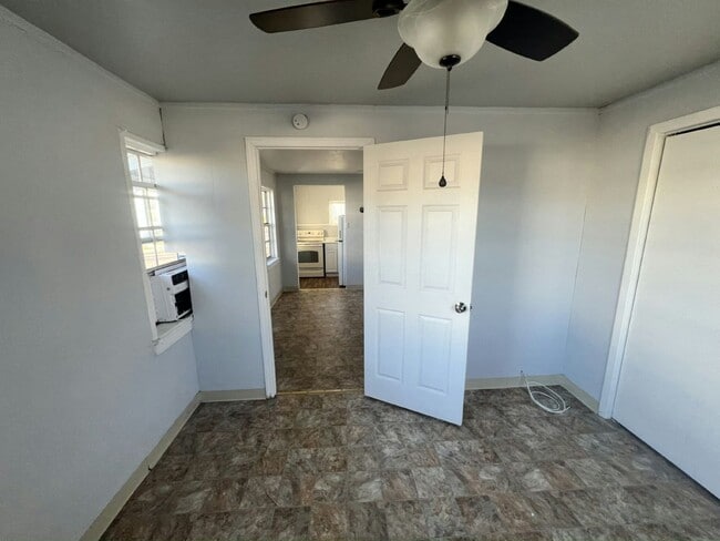 Building Photo - 138 Southland Ct