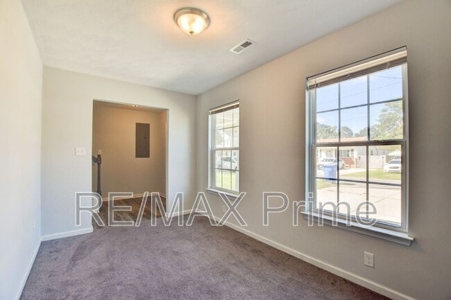 Building Photo - 4164 Reid St