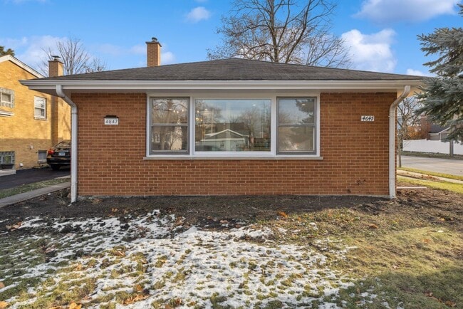 Building Photo - 4647 Johnson Ave