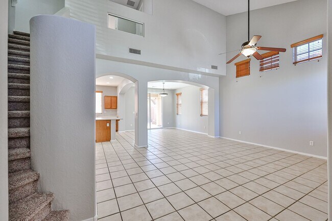 Building Photo - COMING SOON!! 3 bed 2.5 bath in most preferred Phoenix area