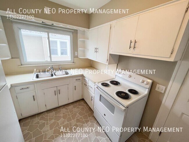 Building Photo - 1442 Cordova Ave