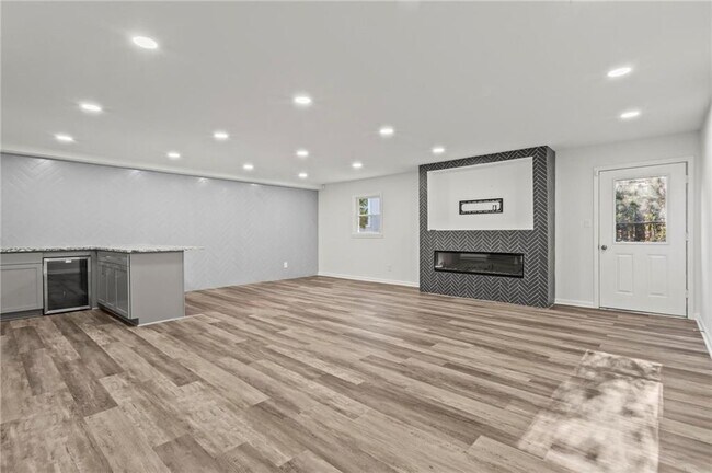Building Photo - 1106 Aurora Ct