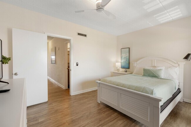 Building Photo - 5650 A1A S