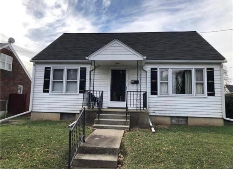 Building Photo - 350 4th St