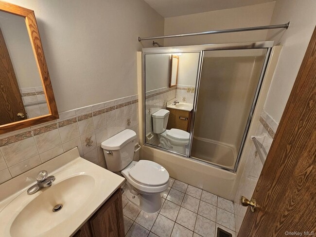 Building Photo - 49 Beechwood Ave