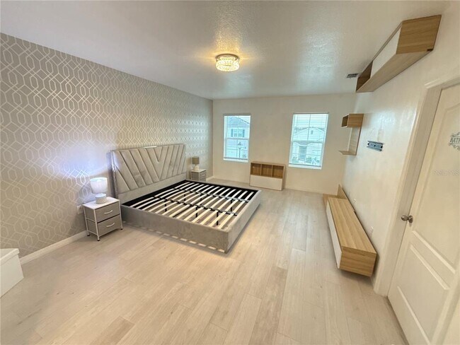 Building Photo - 2731 House Finch Rd