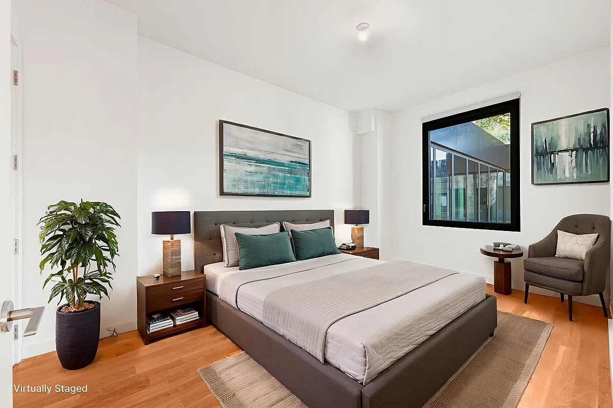 Building Photo - 123 Melrose St