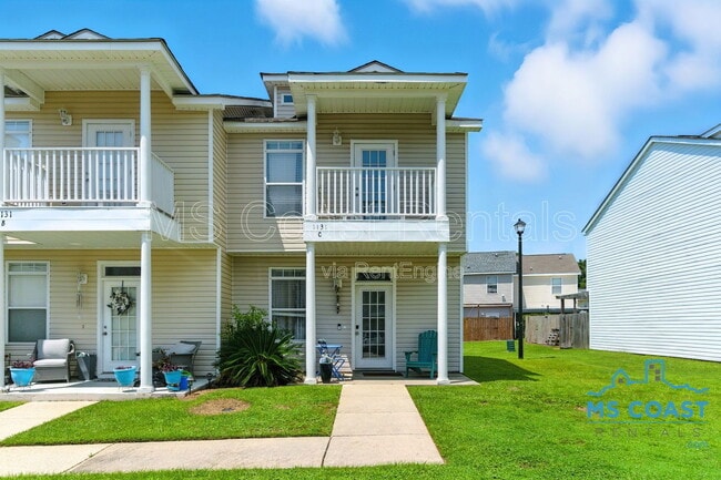 Primary Photo - 1131 Century Oaks Dr