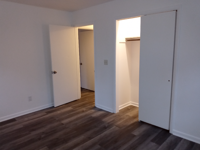 Building Photo - 3 A Saybrook Dr