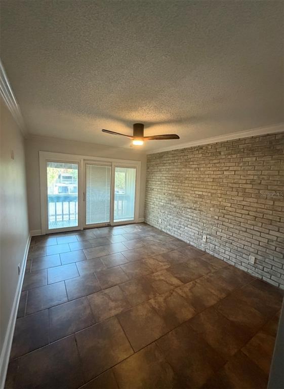 Building Photo - 211 Crown Oaks Way