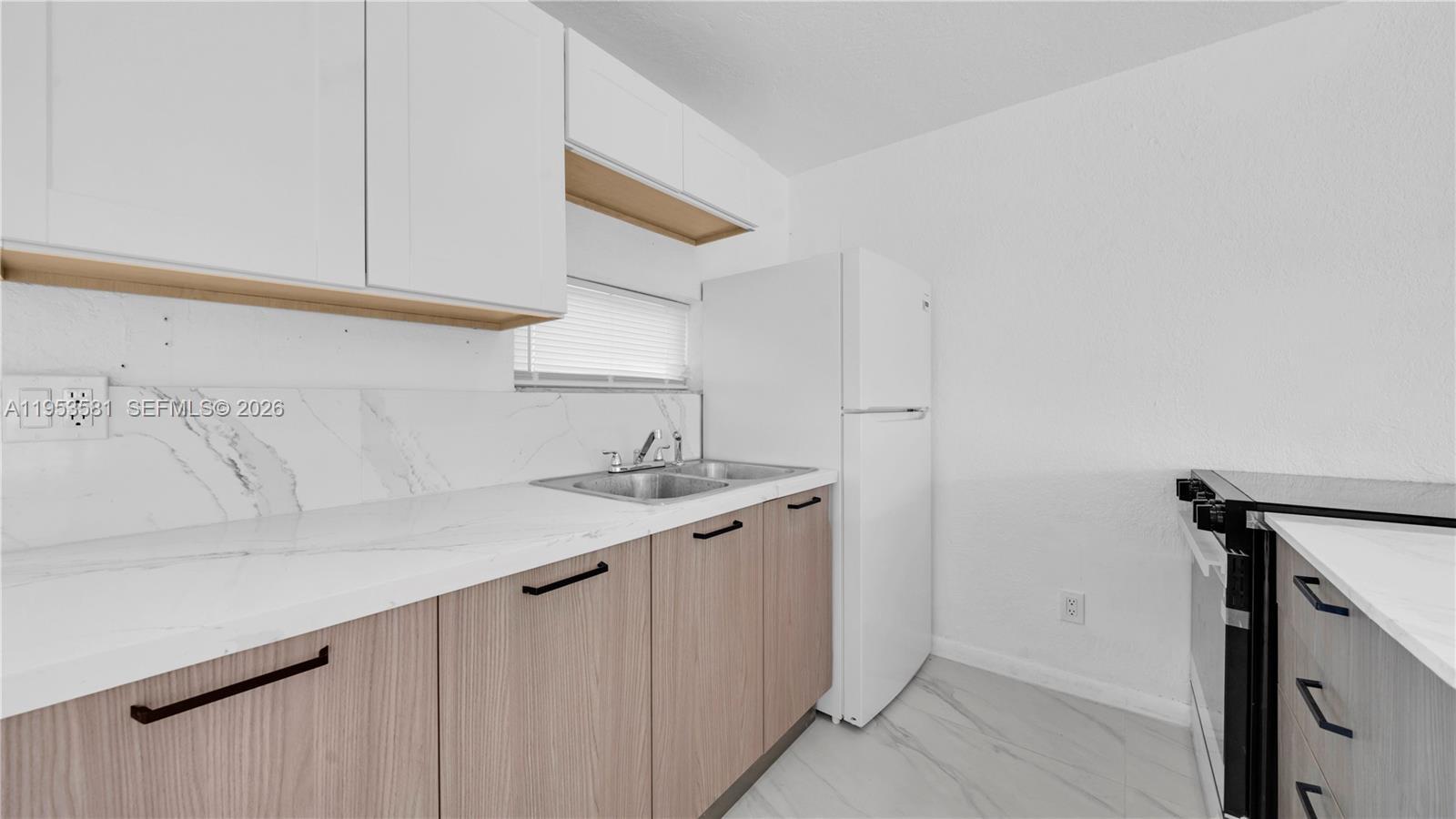 Building Photo - 4285 SW 48th Ct