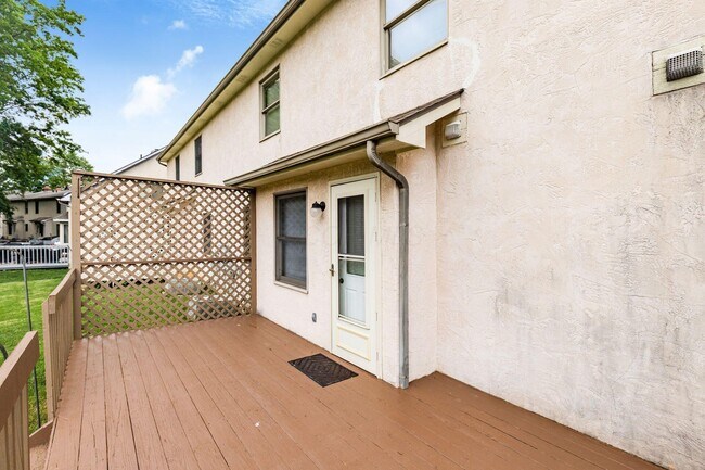 Building Photo - 8287 Talia Ct