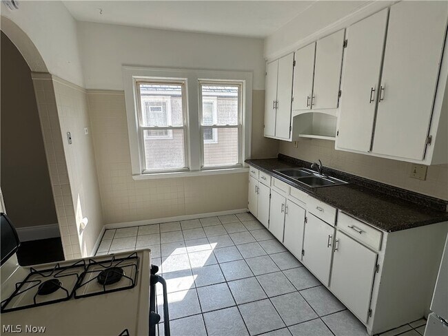 Building Photo - 3342 Desota Ave