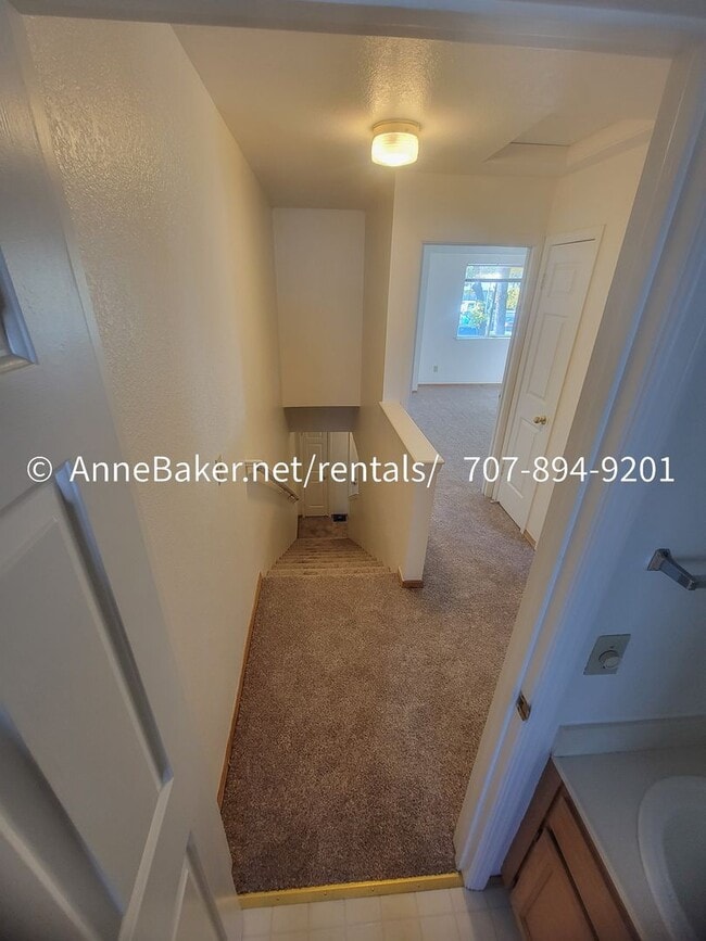 Building Photo - Cloverdale Meadow Condo Available Now