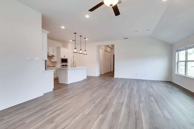 Building Photo - 271 Jefferson Dr