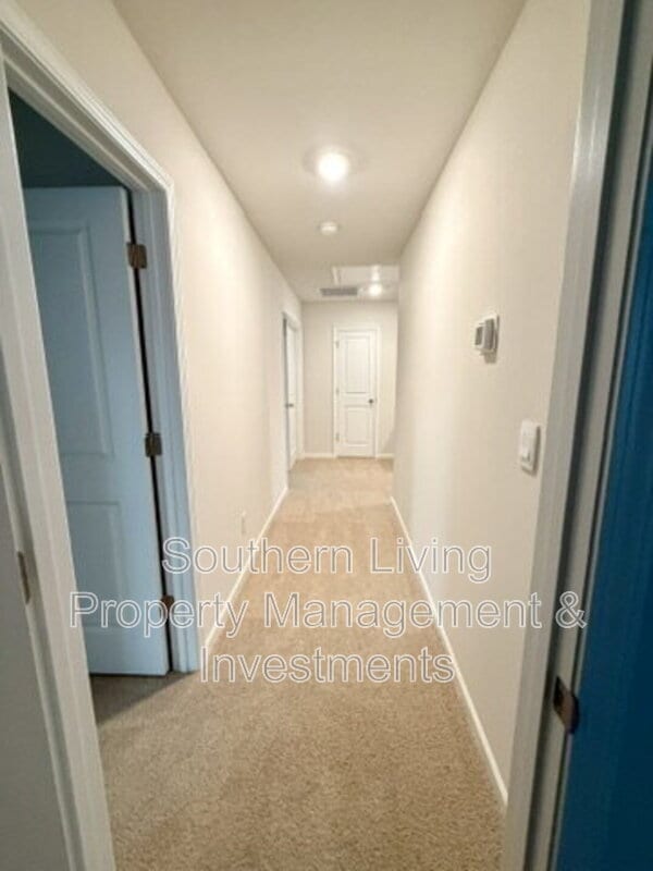 Building Photo - 1413 Secrest Cmns Dr