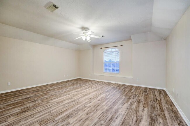 Building Photo - 3719 Wild Oak Dr
