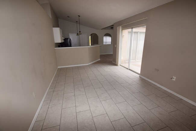 Building Photo - 1060 Dudley Dr