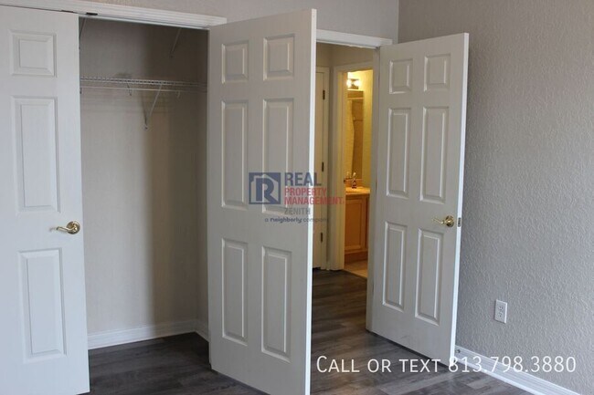 Building Photo - 1415 Summergate Dr