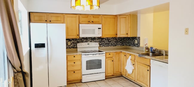 Building Photo - 3821 Water Drop Ct