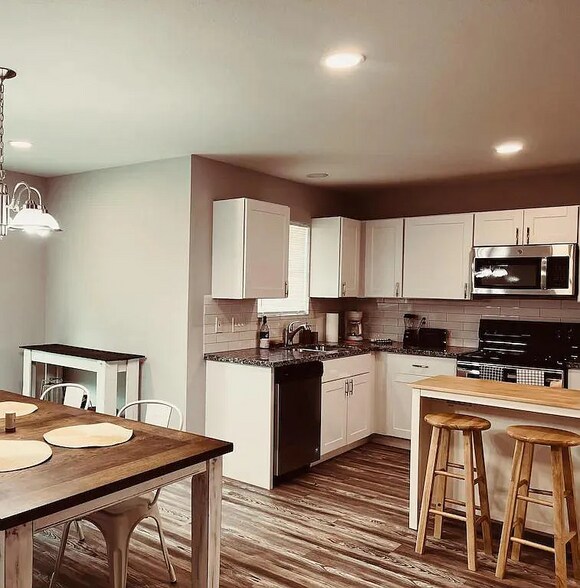 Building Photo - 5275 Berard Cir