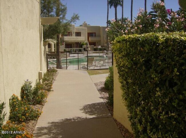 Building Photo - Resort Living at Scottsdale Road and Lincoln next to the Borgata!!  Minutes to Kierland and Old T...
