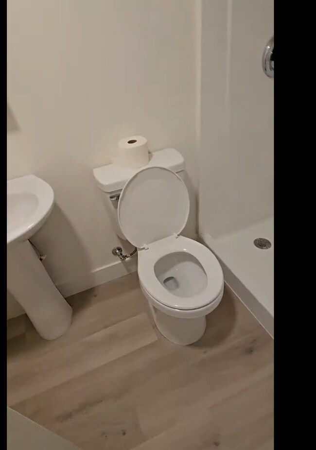 Building Photo - Join this growing Mapleton Village Community.