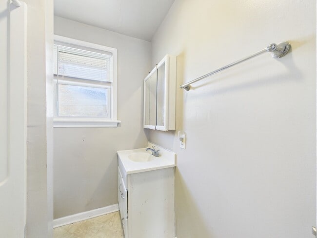 Building Photo - 2010 Cleary Rd