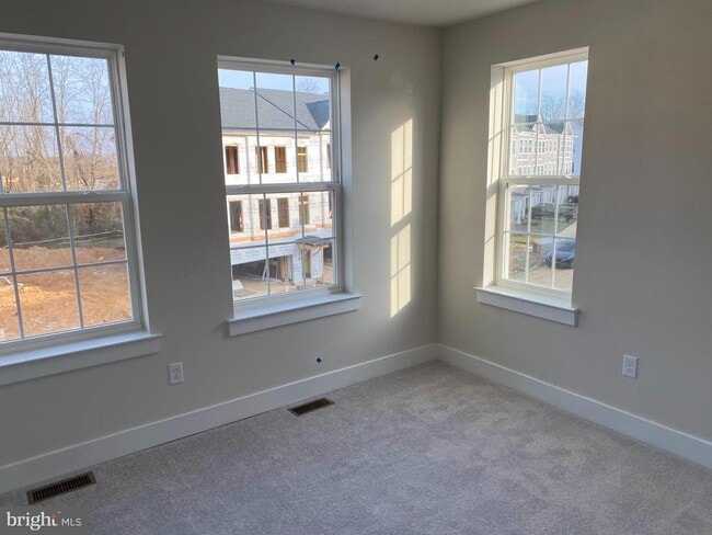 Building Photo - 232 Red Leaf Ln