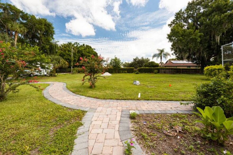 Plenty of privacy - 1120 Orange Ave