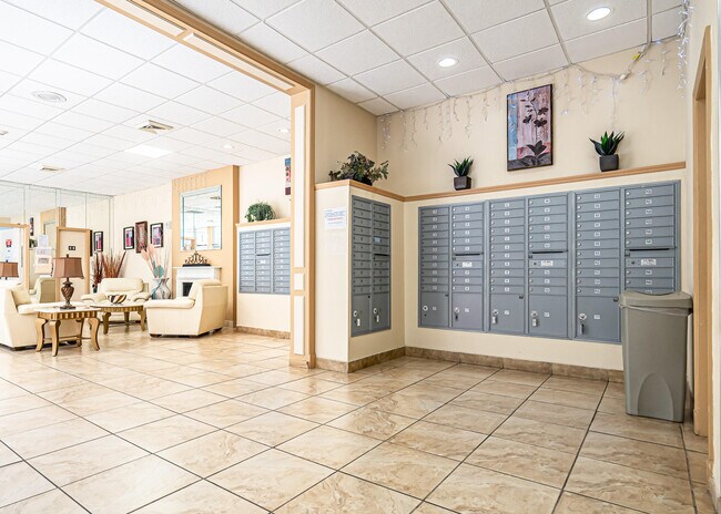 Building Photo - 1801 S Ocean Dr