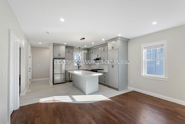 Building Photo - 120 St Andrew Rd